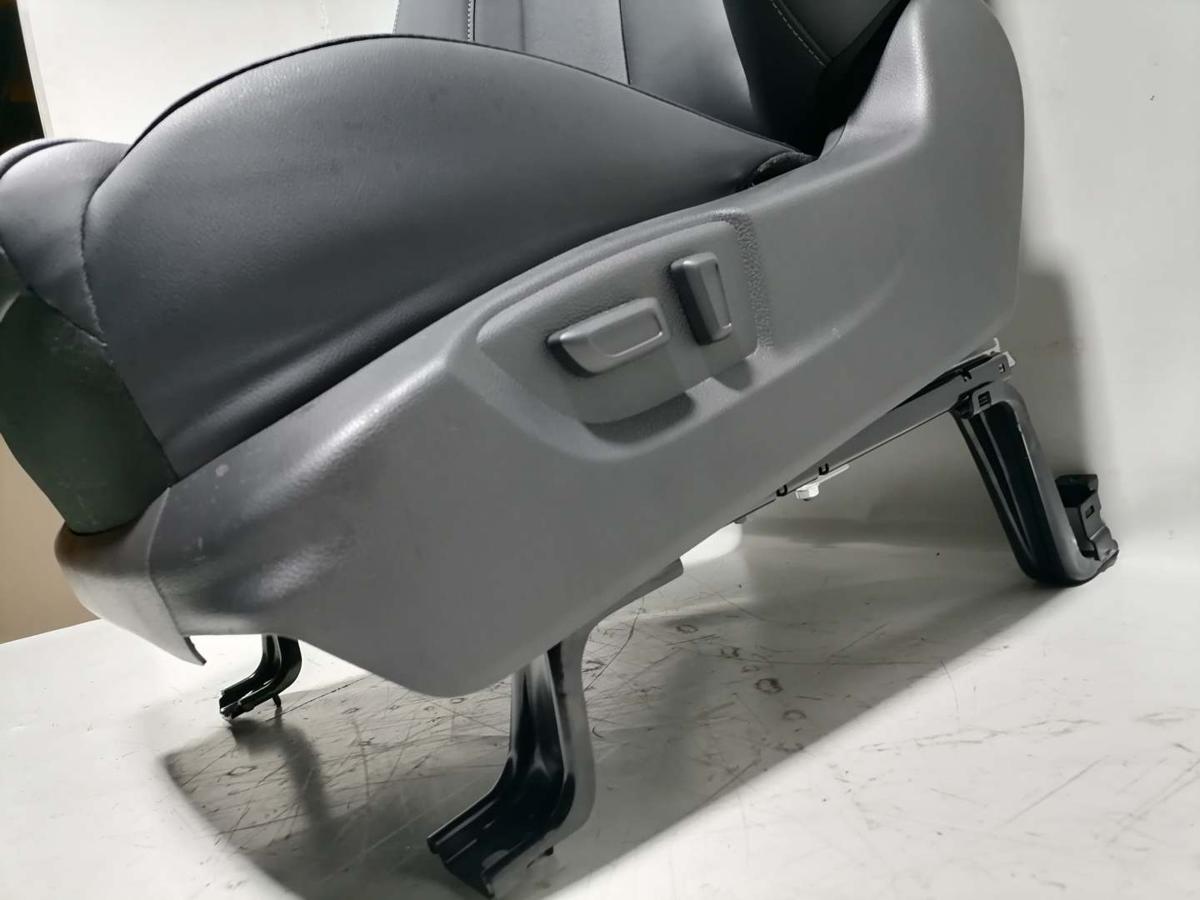 Mitsubishi Eclipse Cross GL3W original Ledersitz vorn links Fahrersitz elektrisch Bj.2023